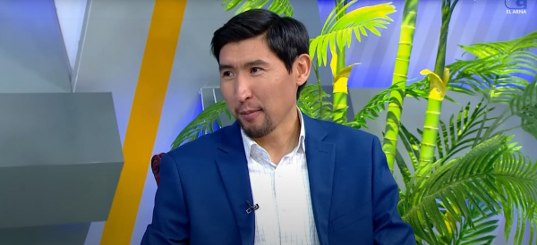 Еркебұлан Қайназаровтың айтыстарына арналған хабар. «Кімнің есінде?»